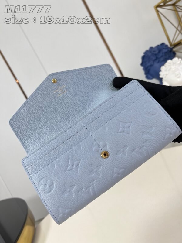 Louis Vuitton Ladies Money Clip - Image 6