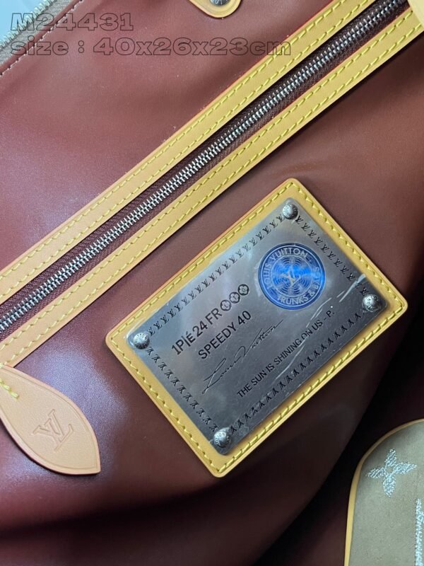 Speedy P9 Bandoulière 40 Monogram Leather Handbag - Image 14