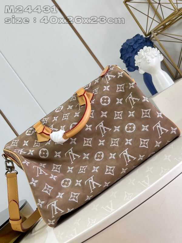Speedy P9 Bandoulière 40 Monogram Leather Handbag - Image 7