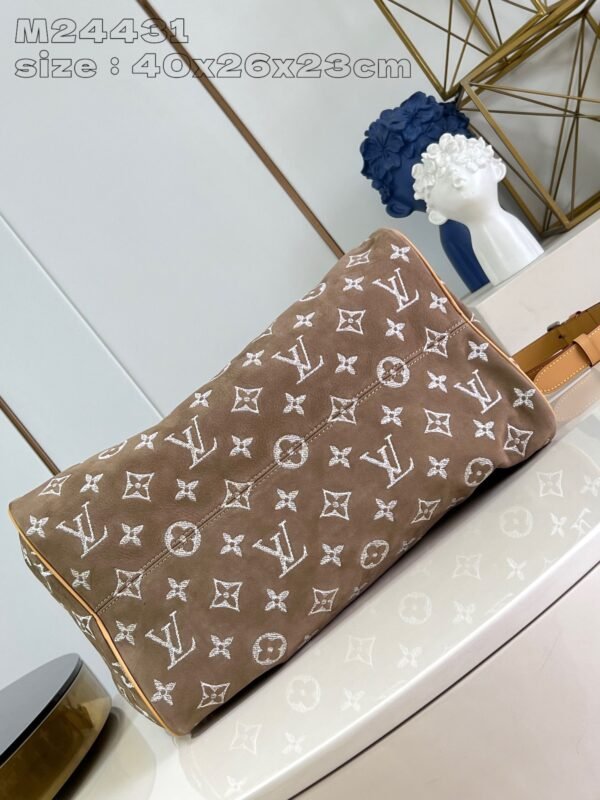 Speedy P9 Bandoulière 40 Monogram Leather Handbag - Image 10