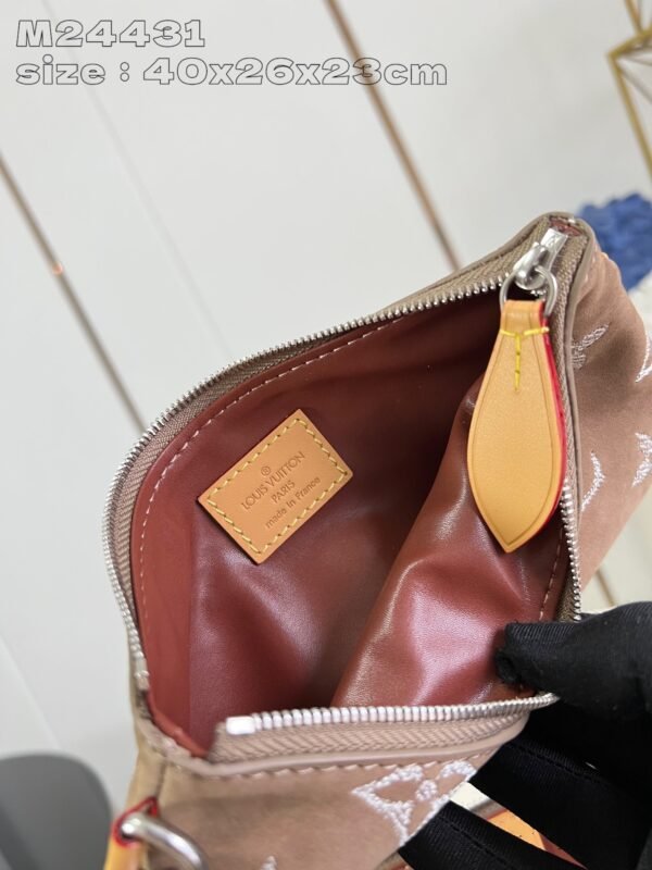 Speedy P9 Bandoulière 40 Monogram Leather Handbag - Image 18