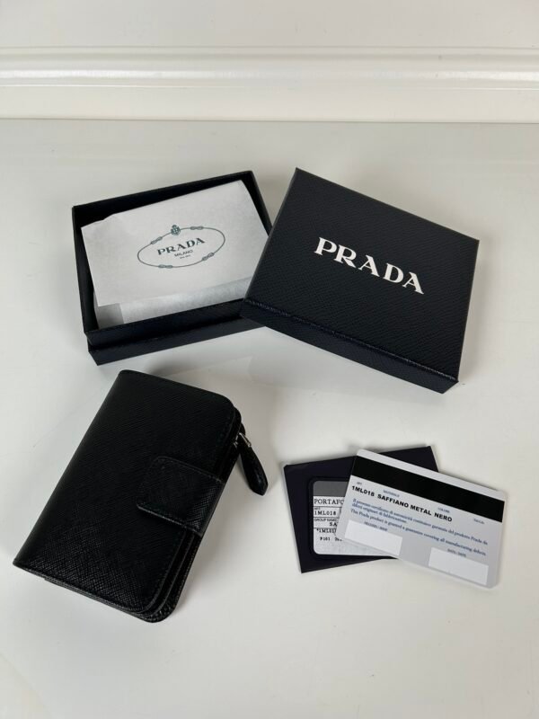 Prada Women's Cross Short Clip - Image 3