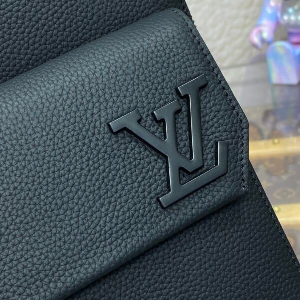 Louis Vuitton Shoulder Bag - Image 6