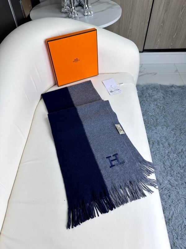 New! 2023 men and women with the same models, 100% pure cashmere Hermes (Hermes) synchronization counter, high-end cashmere knitted scarf! - Image 3