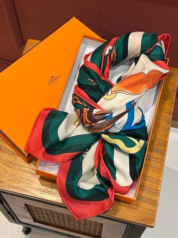 [Both sides of the same color] Extreme Hermes Hall of Fame Royal Recommended ❗️ best quality, beautiful fried Oh ~ [training collection square scarf] a total of three colors. High-end velvet square scarf - Image 12