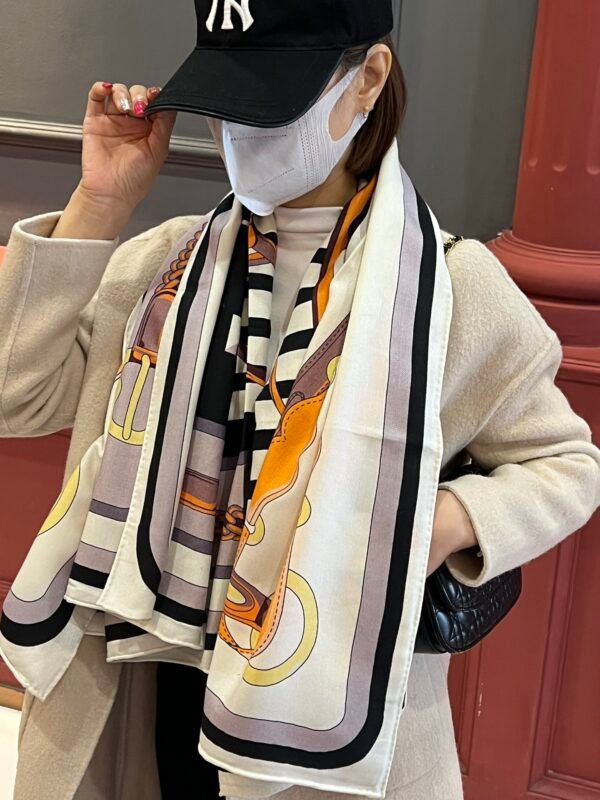 [Both sides of the same color] Extreme Hermes Hall of Fame Royal Recommended ❗️ best quality, beautiful fried Oh ~ [training collection square scarf] a total of three colors. High-end velvet square scarf - Image 3