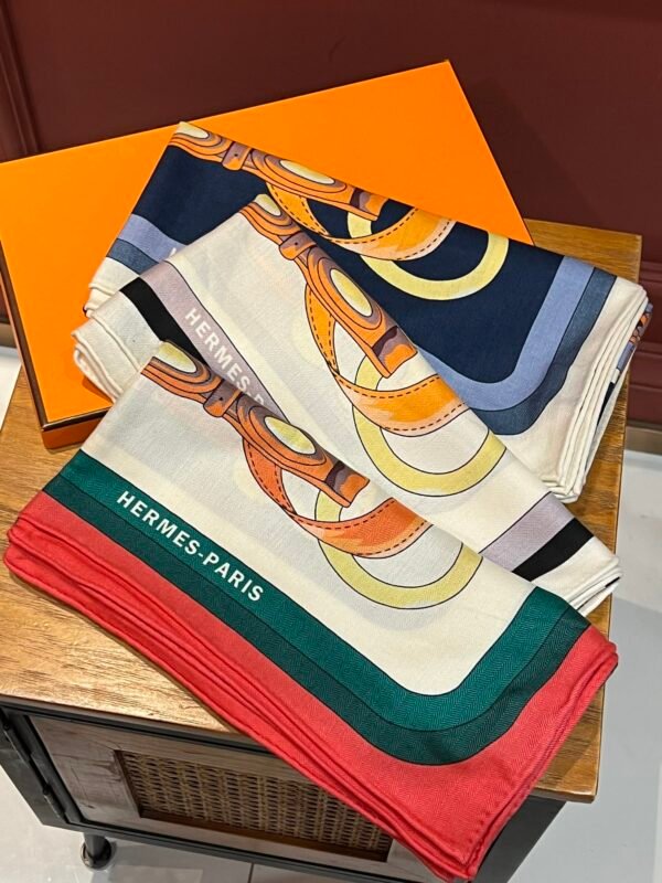 [Both sides of the same color] Extreme Hermes Hall of Fame Royal Recommended ❗️ best quality, beautiful fried Oh ~ [training collection square scarf] a total of three colors. High-end velvet square scarf - Image 2
