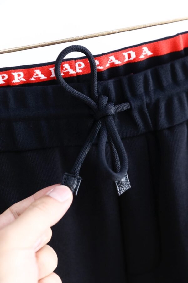 Prada. 2024 fall and winter new style! Fashionable and versatile men's elastic waist casual pants - Image 10