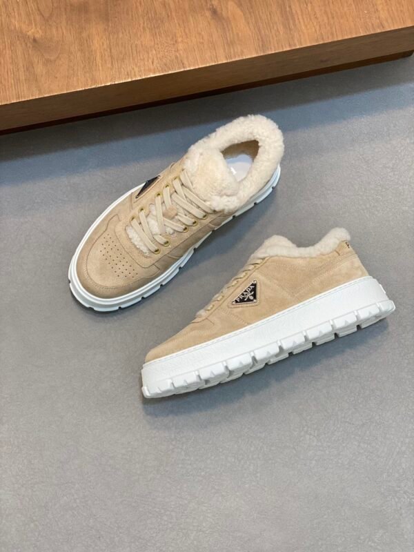 Prada Men's Lace-Up Sneakers in Leather for Fall/Winter