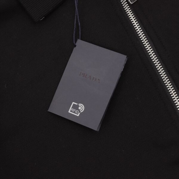 PRADA/Prada 24Fw Pocket Badge Triangle Label Half Zip Lapel Sweatshirt - Image 2