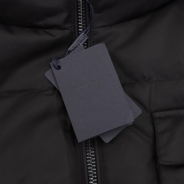 Prada Chest Pocket Lock Hooded Down Jacket On the version of the design as well as the material belongs to the pinnacle of the down jacket - Image 4