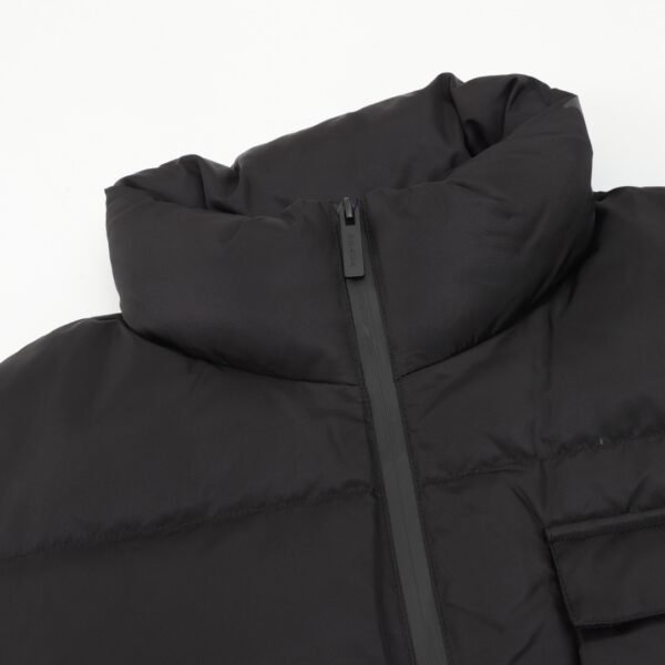 Prada chest pocket lock button down jacket On the version of the design as well as the material belongs to the pinnacle of the down jacket - Image 10