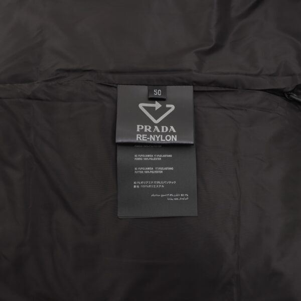 Prada chest pocket lock button down jacket On the version of the design as well as the material belongs to the pinnacle of the down jacket - Image 6