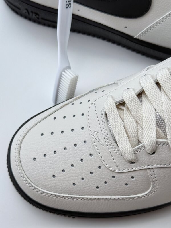 Nike Air Force 1 Low 07 White Black - Image 9