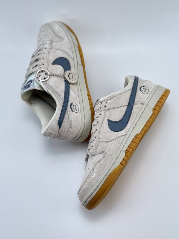 Nike SB Dunk Low x Travis Scott Flip Flop Grey Blue - Image 4