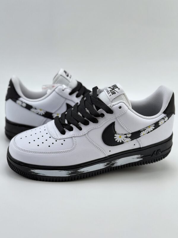 Nike Air Force 1 Low 07 Triple Labs Little Daisy White Black