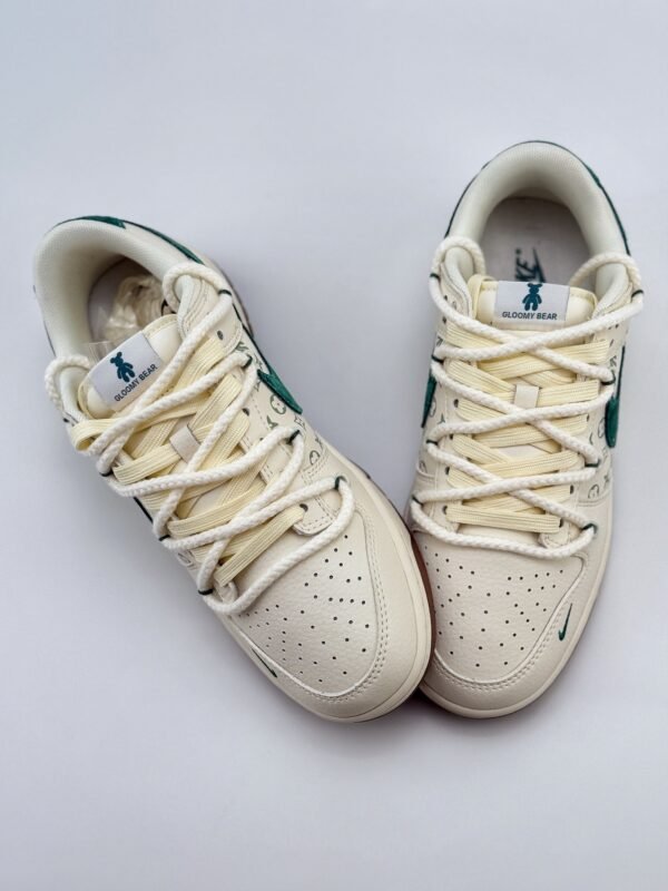 Nike SB Dunk Low x Louis Vuitton White Green - Image 3