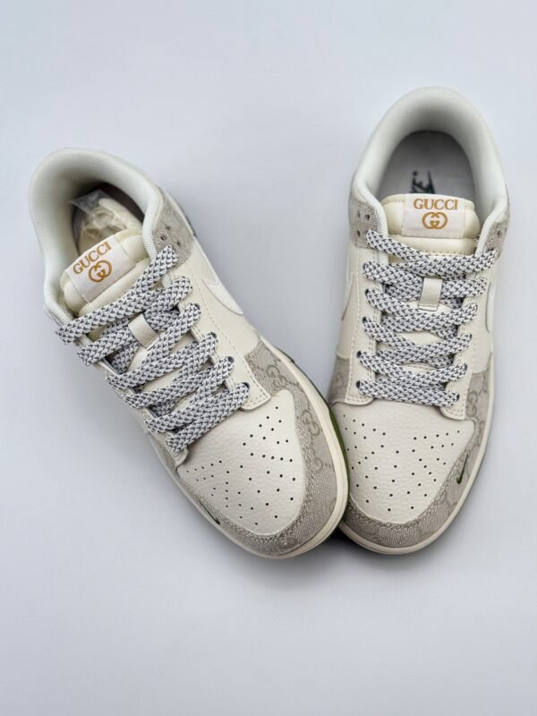 Nike SB Dunk Low x GUCCI Beige Green - Image 3