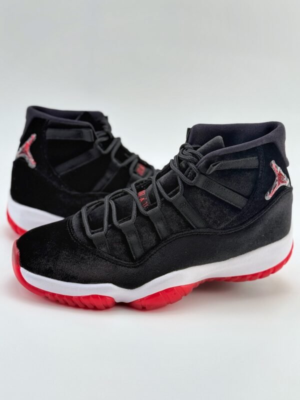 Air Jordan 11 High WMNS Black Red