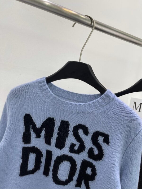 DIOR💥High-end quality guarantee👍🏻Exclusive first 😘💯Overseas original single💯[DR haze blue large letters long sleeve round neck sweater] - Image 8