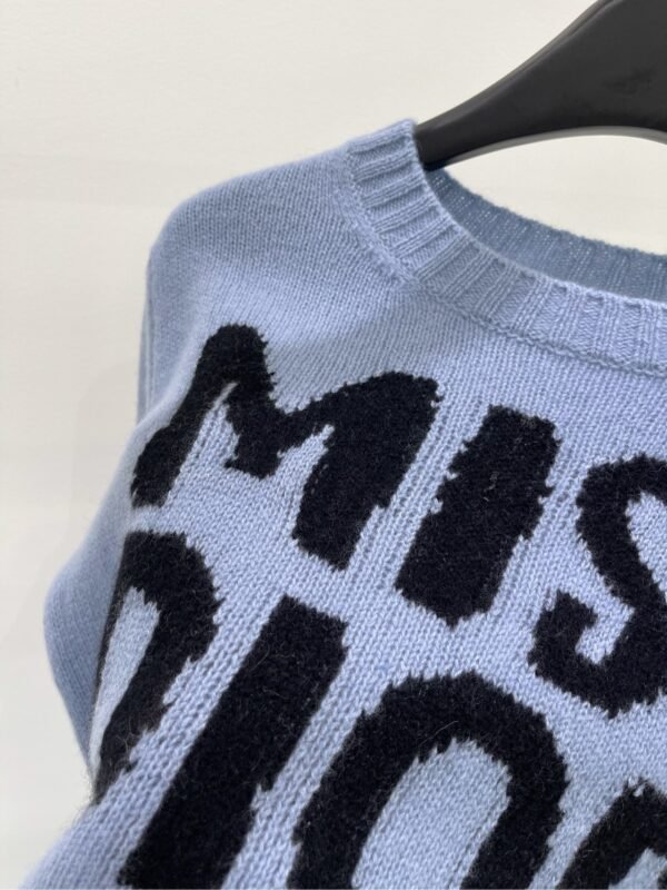 DIOR💥High-end quality guarantee👍🏻Exclusive first 😘💯Overseas original single💯[DR haze blue large letters long sleeve round neck sweater] - Image 3