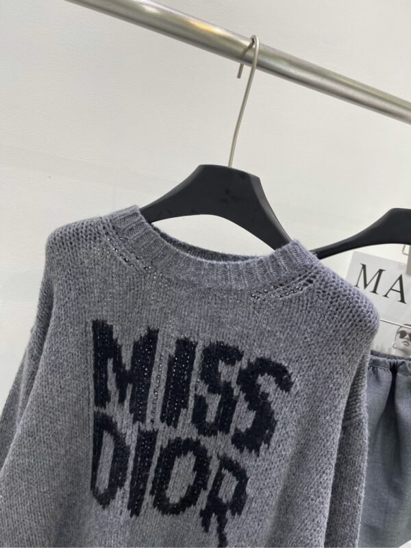 DIOR 💥High-end quality guarantee👍🏻Exclusive first 😘💯Overseas original single💯[D Gray and black large letters loose sweater] - Image 3