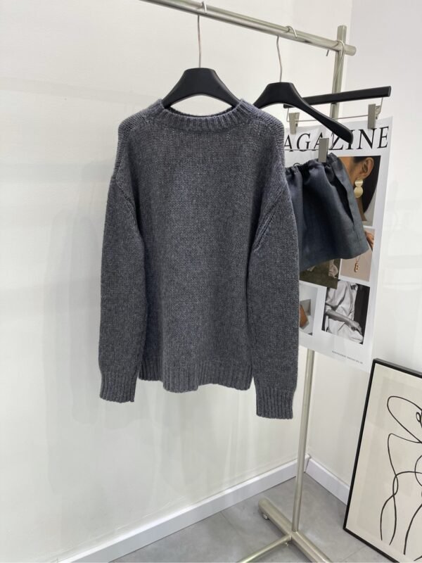 DIOR 💥High-end quality guarantee👍🏻Exclusive first 😘💯Overseas original single💯[D Gray and black large letters loose sweater] - Image 10