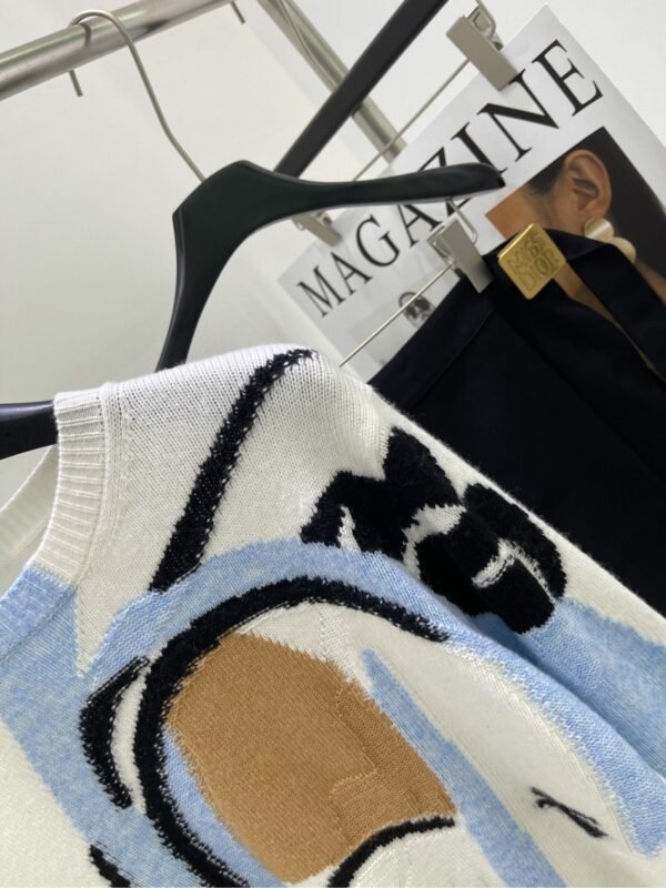 ERDOS 💥High-end quality guarantee👍🏻Exclusive first 💰💯Overseas original single💯[ER Art Portrait Jacquard Wool Sweater] - Image 8