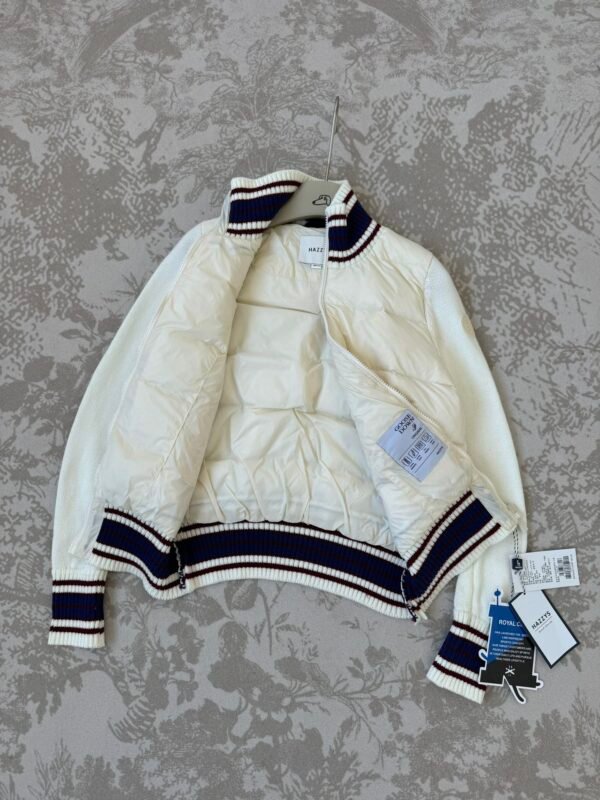 HAZZYS 😍 High-end quality assurance 👍 Exclusive first 😘 Chen Du Ling pouring interpretation of the mall with the same Hazzys Hazzys Women's Short Wool Weave Sleeve Splicing Light Down Women's New Winter Tide Jacket Standing Collar!!!! - Image 9