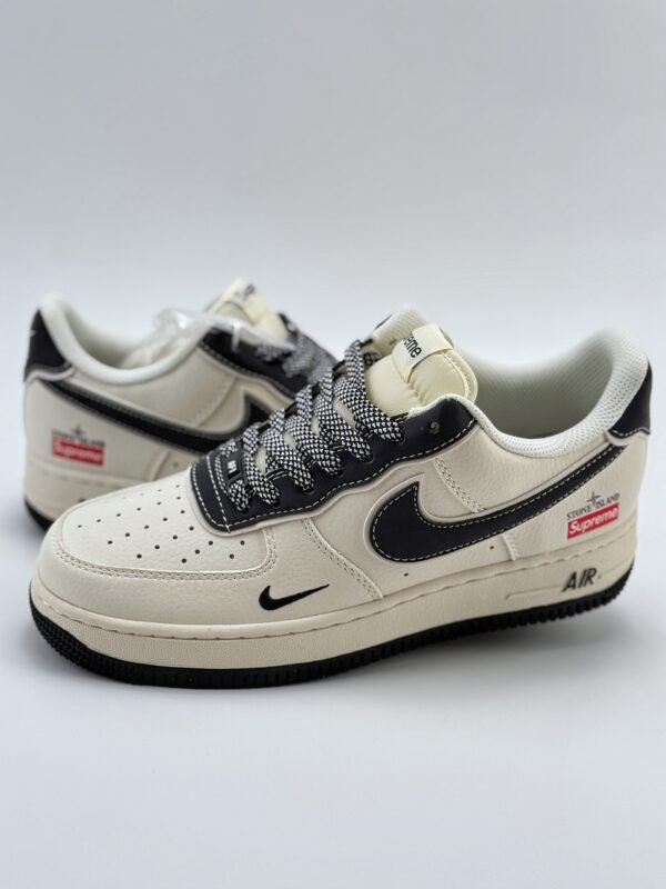 Nike Air Force 1 Low 07 x Supreme x Stone Island
