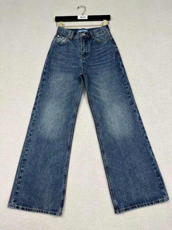 PRADA😍High-end quality guaranteed 👍Exclusive first 😘Prada Pra*a Back Pocket Triangle Label Cigarette Pipe Denim Trousers (Women's) - Image 7
