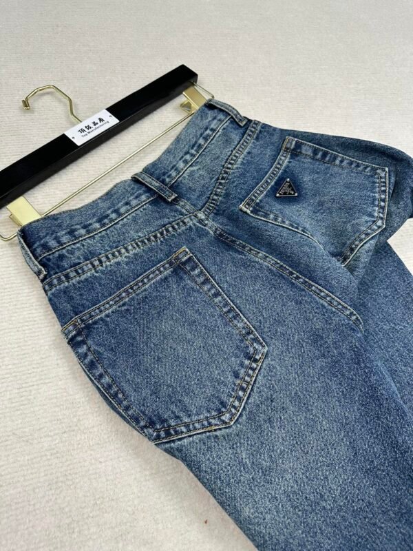 PRADA😍High-end quality guaranteed 👍Exclusive first 😘Prada Pra*a Back Pocket Triangle Label Cigarette Pipe Denim Trousers (Women's) - Image 2