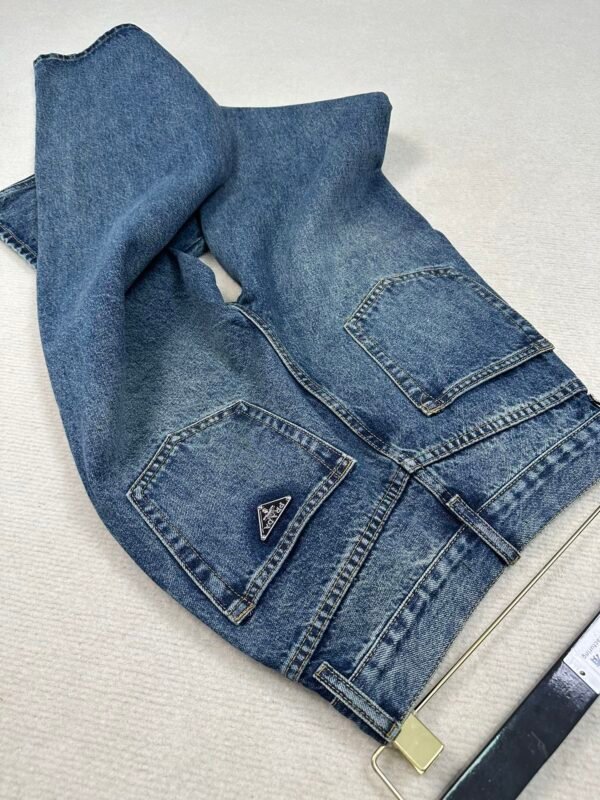 PRADA😍High-end quality guaranteed 👍Exclusive first 😘Prada Pra*a Back Pocket Triangle Label Cigarette Pipe Denim Trousers (Women's) - Image 4
