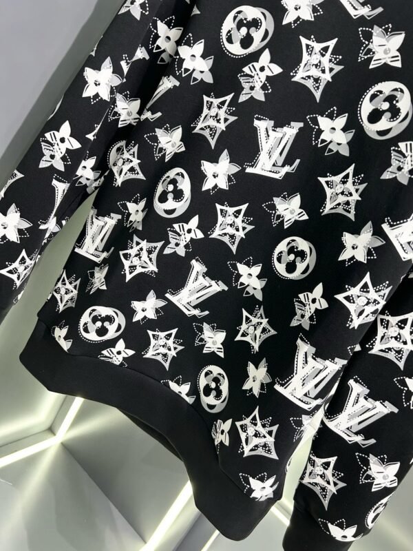 Louis Vuitton New Space Cotton Sweatshirt - Image 10