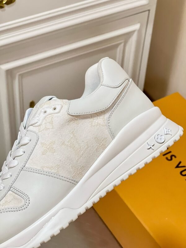 Louis Vuitton Casual Sneakers/White - Image 9