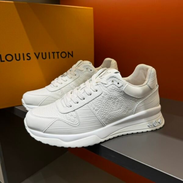 Louis Vuitton Run Away High-End Men's Casual Sneaker/White