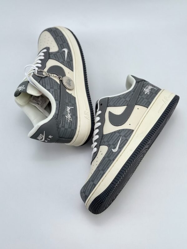 Nike Air Force 1 Low 07 x Stussy x Supreme - Image 3