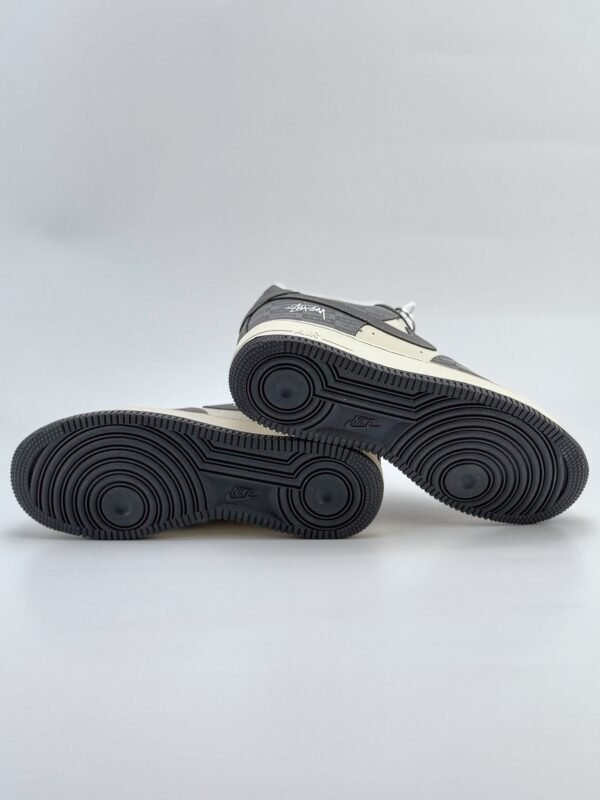 Nike Air Force 1 Low 07 x Stussy x Supreme - Image 5