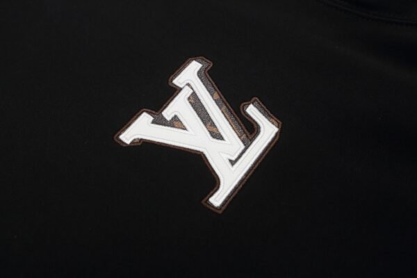 LOUIS VUITTON Louis Vuitton 2024FW New Appliquéd Leather Letter Embroidered Couple Casual Sweatshirt - Image 8