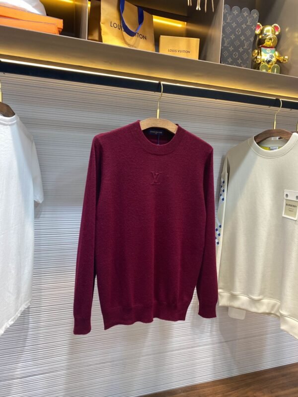 LV 1V25SS early spring new red wool knit crew neck sweater, men's and women's three-dimensional embossed logo casual pullover sweater knitwear - Image 5