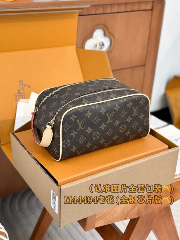 LV Dopp Grooming Bag - Image 3
