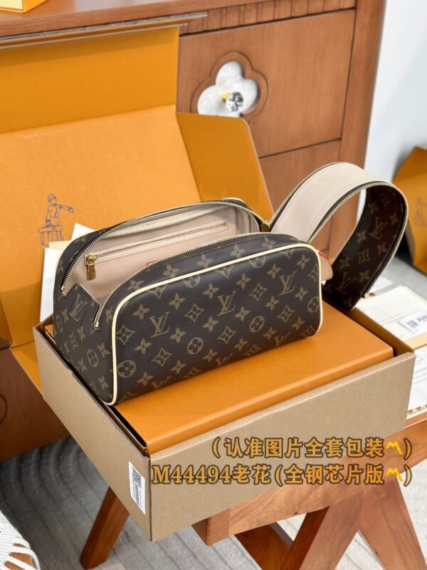LV Dopp Grooming Bag - Image 14