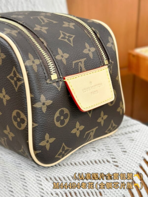 LV Dopp Grooming Bag - Image 6