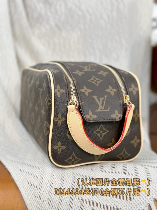 LV Dopp Grooming Bag - Image 5