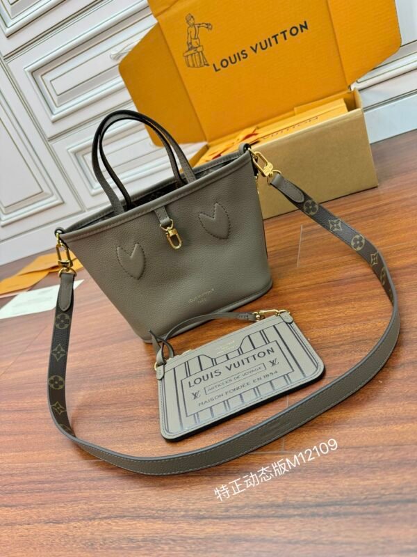 LV BAG - Image 5