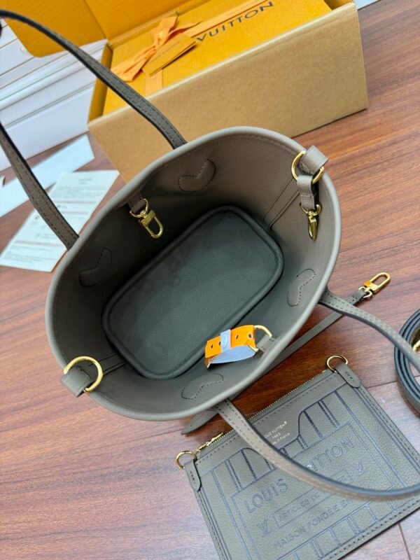 LV BAG - Image 8