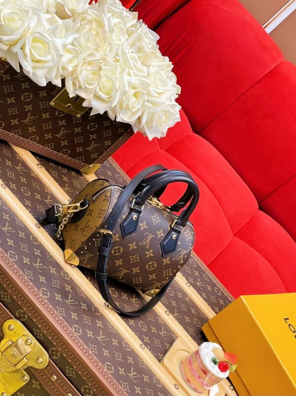 LV BAG - Image 5