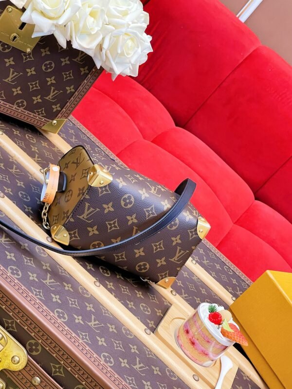 LV BAG - Image 7