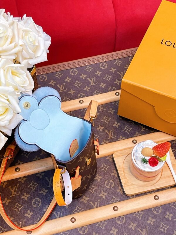 LV VIVIENNE Cell Phone Bag - Image 10