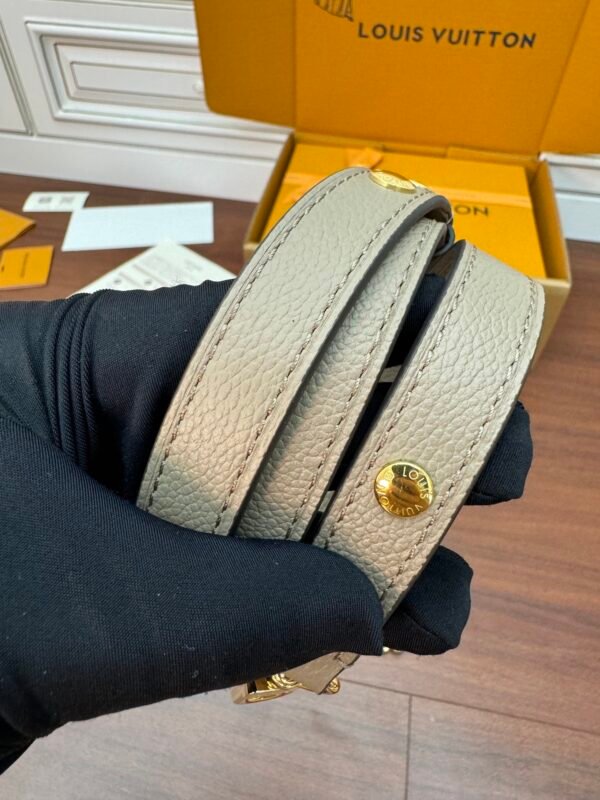 LV BAG - Image 8